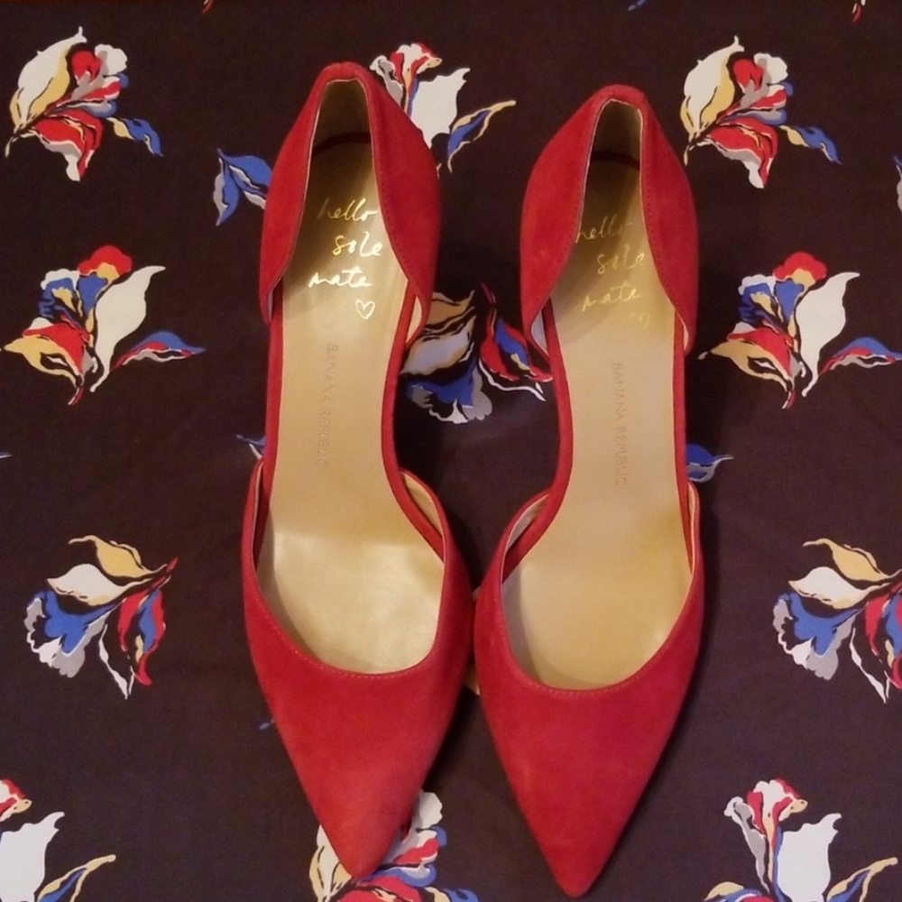 Banana Republic Suede Red Pumps